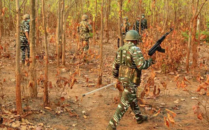 Breaking, Bijapur, Naxalites attack jawans camp with modern weapons, BGL also fired, firing, IG Sundarraj, Chhattisgarh, News, khabargali