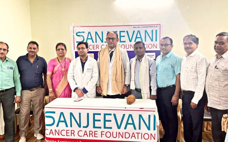 Director of Sanjivani Cancer Care Foundation and Cancer Surgeon Dr. Yusuf Memon, Rotary Club of Raipur North, Shyamsundar Khangan, Ashok Srivastava, Rotary Club of Raipur Millennium, Arvind Joshi, Rotarian Subodh Tole, Mrs. Vishakha Tope, Maharashtra Circle, Ajay Kale Alert  Ravindra Thengdi, and YMS Youth Foundation, Ashok Srivastava, Mahendra Singh Hora, Suresh Chhabra, Amit Jain, Cancer Surgeon Dr. Arpan Chaturmohata, Blood Diseases and Blood Cancer Specialist Dr. Vikas Goyal, Cancer Surgeon Dr. Diwakar 