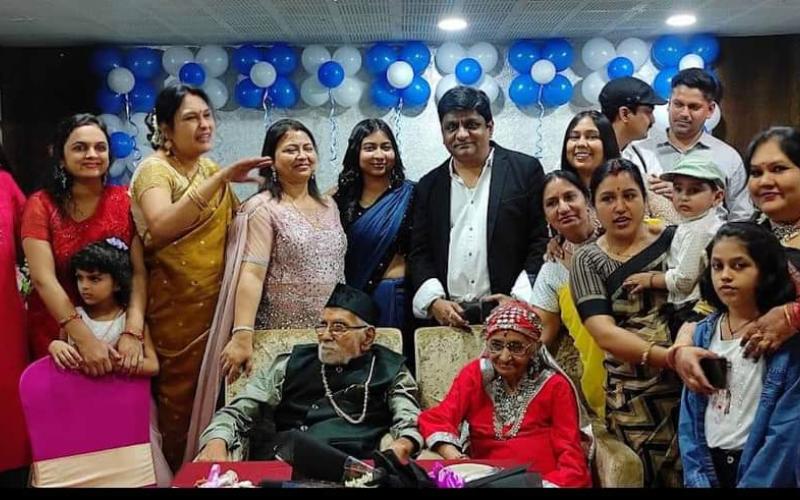 83 years old Mr. Mrityunjay Sharma, Trimbak Sharma, resident of Bhilai, Chhattisgarh, celebrated birthday and Father's Day on film theme, khabargali