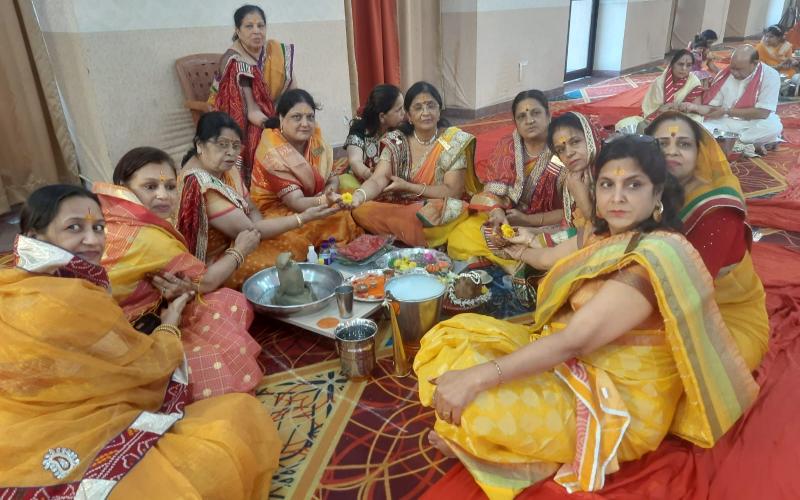 Collective Maharudrabhishek at Maheshwari Bhavan Dunda, organized by Maheshwari Mahila Samiti Gopal Mandir, Raipur, Chhattisgarh, Khabargali