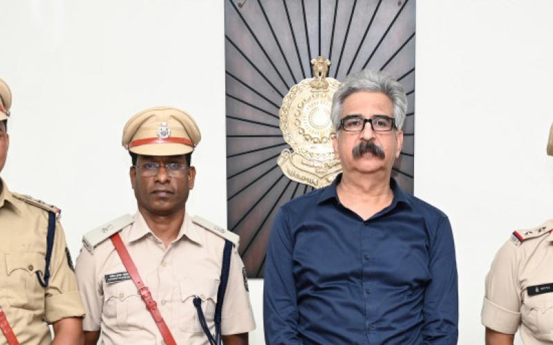 Sub-Inspector Divya Sharma, Inspector Dinesh Yadav, Rajendra Kumar Jaiswal, Additional Superintendent of Police, Union Home Minister's Medal for excellent investigation to three police officers, Ashok Juneja, Director General of Police Chhattisgarh, Khabargali