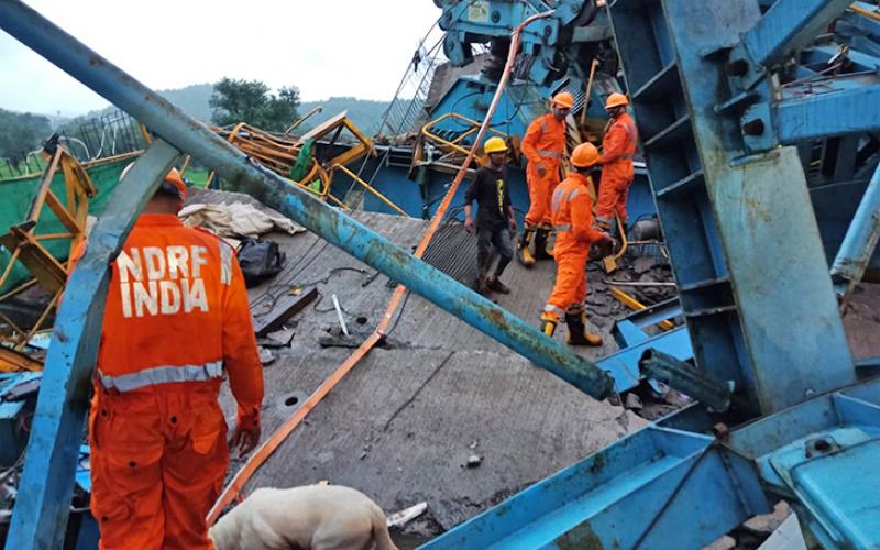 Terrible accident, 20 killed due to falling of girder launcher on Samriddhi Expressway, order for inquiry Thane district of Maharashtra, khabargali