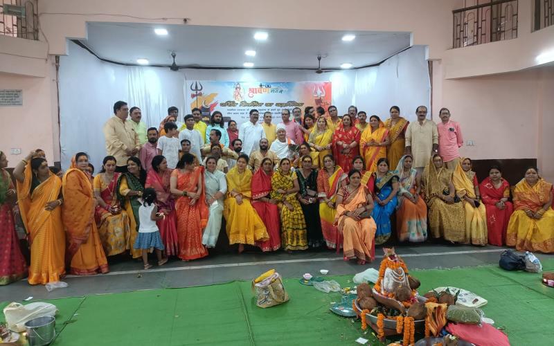 Rudrabhishek program of Parthiv Shivling in Purushottam month of Holy Sawan by our Rishtey group, Bhakti ki Ganga Bahi in Vipra Bhawan Samta Colony Raipur, Acharya Vedprakash ji, Mahant Lakshminarayan Temple, special guest Pramod Dubey Chairman Municipal Corporation and Vinay Tiwari President, Chhattisgarhi  Brahmin Samaj Central Committee, Raipur, Chhattisgarh, Khabargali