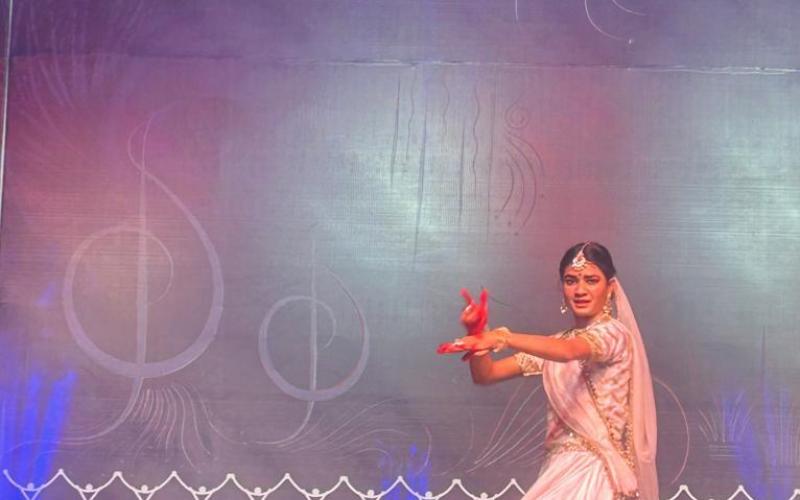 Anjali Sharma, Kathak dance, Chakradhar Festival, Devi Stuti, Teen Taal, Kathak dance in Lucknow Gharana, 38th Chakradhar Festival of Yagarh, Miss Beauty Icon of India, Music Emperor Maharaja Chakradhar Singh, Chhattisgarh, Khabargali
