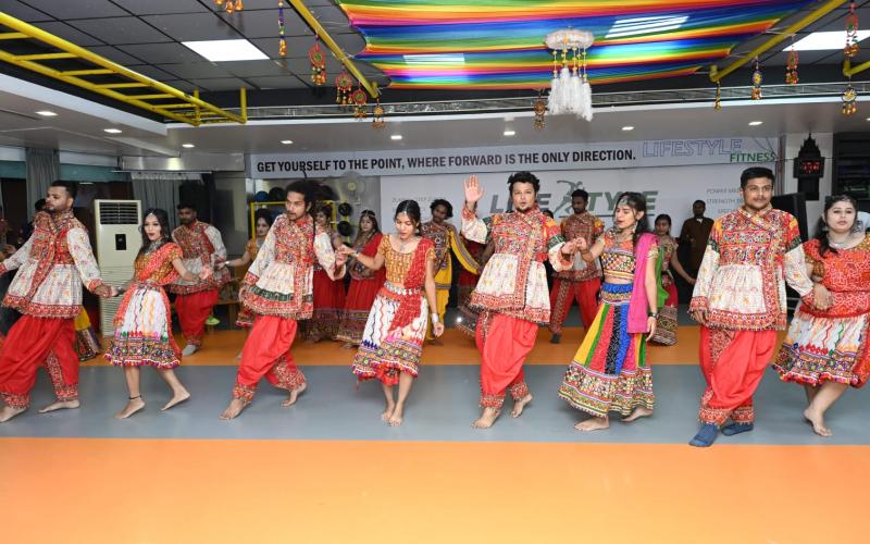 Navratri, Life Style Fitness, Shyam Plaza, Naveen Talwar, Hussain Firishta, Training of traditional Garba Raas, Garba Expert of the city, Siddharth Chauhan, Raipur, Chhattisgarh, Khabargali