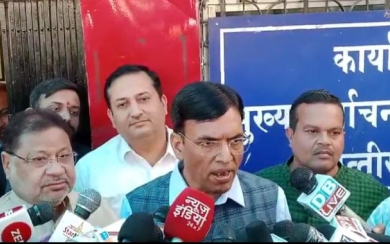 Union Health Minister and Chhattisgarh Assembly Elections co-in-charge Mansukh Bhai Mandaviya, BJP delegation went to the Election Commission and complained, the administration is becoming a hindrance in BJP's campaign under the pressure of Congress, Chhattisgarh Assembly Elections, Khabargali