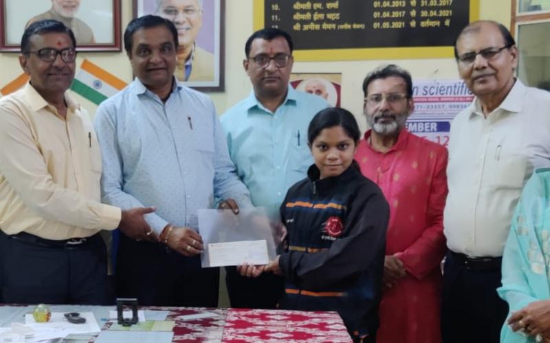 Tikeshwari Sahu, East Asia Muay Thai Championship, Shri Gujarati Shikshan Sangh, Secretary Tulsidas Patel, Ashok D Patel, Vice President Vithaldas Patel, Shri Gujarati Uma School Raipur Principal Anees Memon, Principal of English Medium School Dr. Shailesh Sharma, School First Assistant Shri Praveen  Ganodwale, Primary Department Incharge, Mrs. Yogita Tank, Senior Teacher, Mr. Kamlesh Ruparelia, Mrs. Jaymala Parekh, Institution Administrator, VK Mishra, Chhattisgarh, Khabargali.