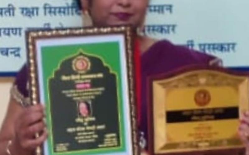 Shilu Luniya honored with Amrita Pritam Poetry Award in Bhopal, Vishwa Hindi Rachakaran Manch, Raghavendra Thakur, Vimla Tiwari, Padma Tiwari, Dr. Hirendra Gautam, Dr. Rekha Bhatnagar, Raipur, Chhattisgarh, Khabargali