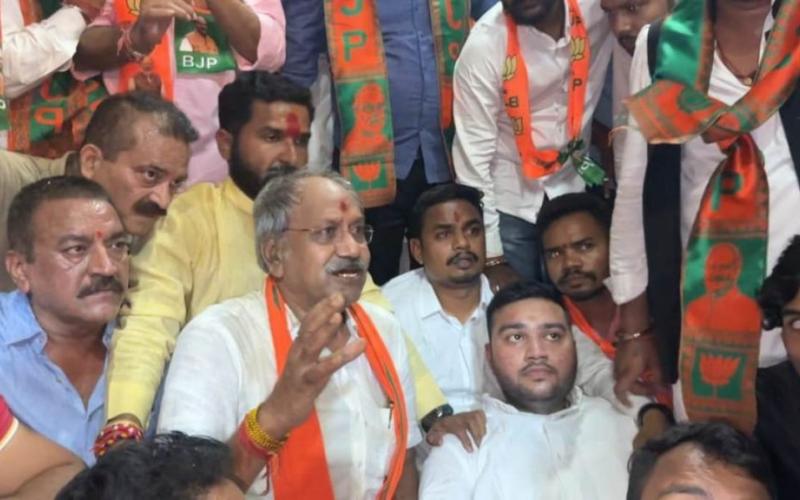 Brijmohan Aggarwal attacked during campaigning in Baijnathpara, Kotwali police station circle, Abdul Rauf Ward, South Assembly, Elections, Raipur, Chhattisgarh, Khabargali