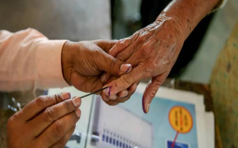 Chhattisgarh Assembly Elections, Assembly Elections in Madhya Pradesh, Government captured in EVM... 67.48% voting in Chhattisgarh and 71% voting in MP, CRPF jawan Joginder Singh martyred in IED blast, Khabargali