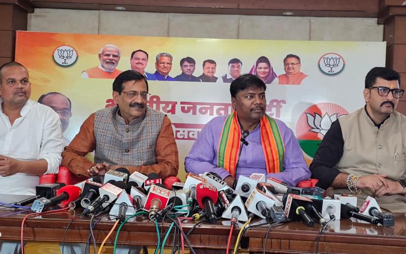 Jharkhand, Odisha and West Bengal, state spokesperson Kedar Gupta, state media in-charge Amit Chimnani, state media co-in-charge Anurag Aggarwal, at the locations of the business group associated with Congress MP from Jharkhand, Dheeraj Sahu, press conference, Khabargali.