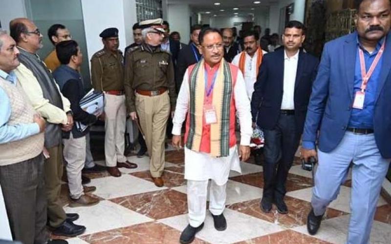 The new Chief Minister of Chhattisgarh, Vishnudev Sai, took charge today after offering formal prayers at Mantralaya Mahanadi Bhawan, first cabinet meeting, Deputy Chief Ministers Arun Sao and Vijay Sharma, Khabargali.