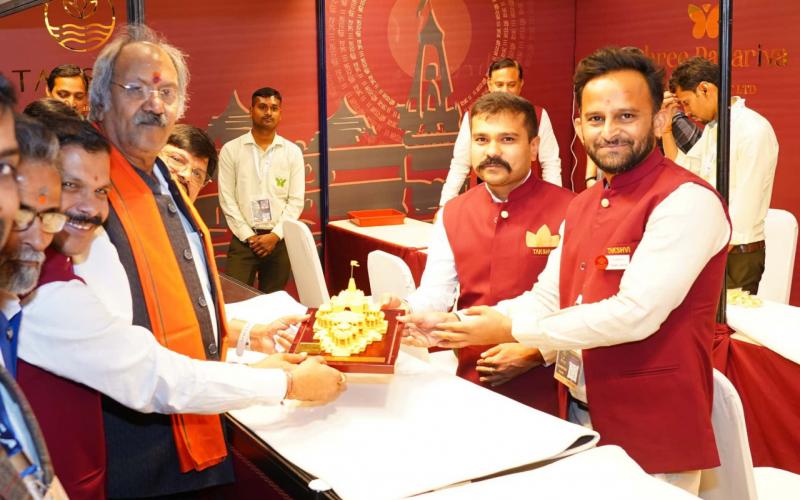 Culture and Endowment Minister Brijmohan Aggarwal inaugurated the jewelery festival based on Shri Ram Lalla, Raipur Sarafa Association President Suresh Bhansali, Amit Parekh, Raipur, Chhattisgarh, Khabargali