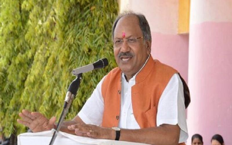 School Education, Higher Education, Tourism, Culture and Endowments Minister Brijmohan Aggarwal made a big announcement, the first period in schools will be Yoga, Pranayam and moral education, now books will not be changed for 3 years, Chhattisgarh, Khabargali.