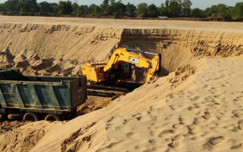 The issue of illegal sand mining and storage again echoed in the House, Minister Jaiswal said - "Strict action will be taken on sand mining, the contract will also be cancelled, Minister Shyambihari Jaiswal, BJP MLA Dharamjit Singh, Chhattisgarh, Assembly, Khabargali