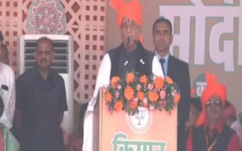Defense Minister Rajnath Singh said - CM Vishnu Dev Sai returned Chhattisgarh on the track of development. Kisan Mahakumbh was organized in Raipur, Khabargali.