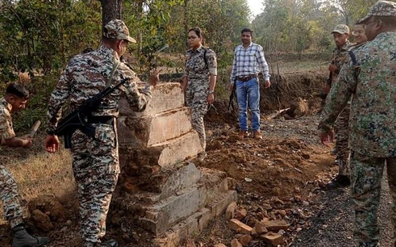 Security forces killed 29 Naxalites in Chhattisgarh: Two people with 27 lakh bounties killed, 3 soldiers injured; encounter lasted for 5 and a half hours, 28 encounters in three and a half months, 43 Naxalites killed, Border Security Force, BSF, District Reserve Guard, DRG, Hapatola forest of Abujhmad under Chhotebethiya police station, Chhattisgarh, Khabargali