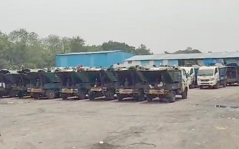 Safai Mitra workers went on strike, garbage dumped in the city, angry employees of Ramki Company, Raipur Municipal Corporation, Chhattisgarh, Khabargali