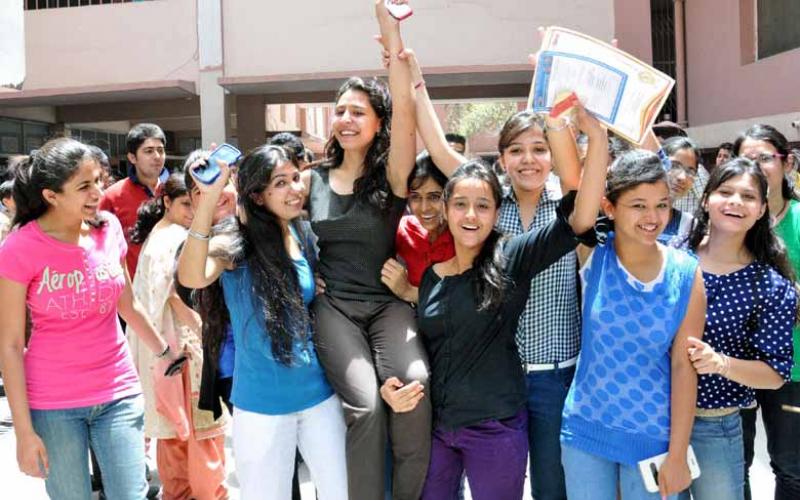 Girls outshine girls in CBSE 10th and 12th board exams, 93% students pass in 10th and 87.98% in 12th. Classification in first, second and third division ends, no merit list either, Khabargali