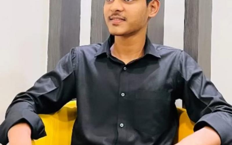 Mohammad Aman Siddiqui son of Shri Balaji Vidya Mandir father Shri Mohammad Arshad Siddiqui mother Smt. Oniza Siddiqui scored 80% marks, 12th Board Results, Chhattisgarh Board of Secondary Education, Raipur, Chhattisgarh, Khabargali