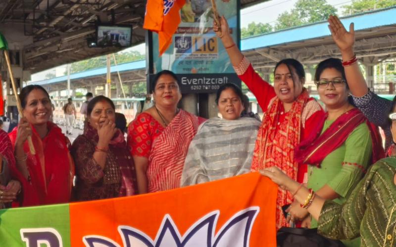 BJP Mahila Morcha is determined to make Mission 400 Plus successful, Chhattisgarh State Women's Front State President Shalini Rajput, State Vice President Meenal Choubey, State Treasurer Hemlata Sharma, State Co-Treasurer Sandhya Tiwari, State Media Co-Incharge Ayushi Pandey, Nisha Choubey, Asha Dubey, Executive Members Manju Singh, Sweety Kaushik, Mohan Kumari Sahu, Kiran Sahu, Vaishali Ratnaparkhi, Nilima Goswami, Parvati Pradhani, Chhattisgarh, KhabarGali