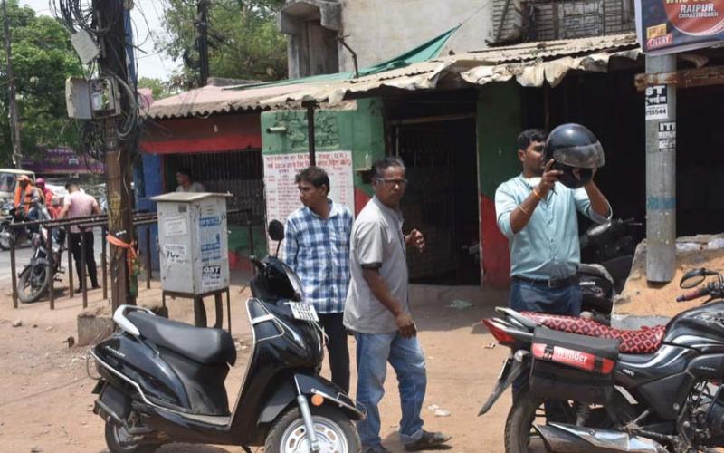English liquor shop opened on dry day in Raipur, Chhattisgarh Election Commission, Chhattisgarh, Khabargali
