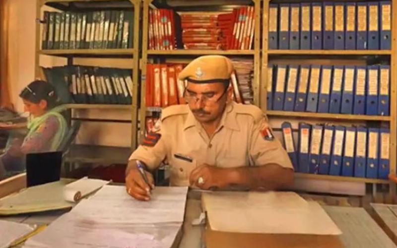 Chhattisgarh police will now use simple Hindi words instead of Urdu in their writings, Home Minister Vijay Sharma wrote a letter to the Additional Chief Secretary. Madhya Pradesh police stopped using 69 Urdu words and started using Hindi words, Khabargali