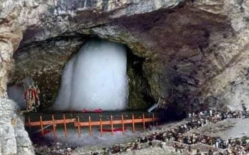  The first group of devotees left for Amarnath Yatra, more than two thousand devotees joined, chanting Bam-Bam Bhole...  bignews  hindinews  latestnews  bignews  jammu kashmir bignews  khabargali 