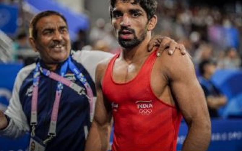 Paris Olympics 2024: The country got another bronze medal, Aman Sehrawat won bronze medal in wrestling. latestnews hindinews bignews peris olympics khabargali 