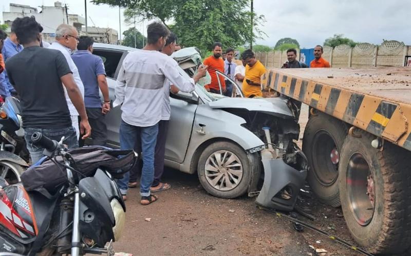 Family returning after eating becomes victim of accident, three women including mother and daughter die  accident news cg news  bilaspurnews khabargali  