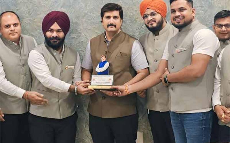 The growth of businessmen strengthens the country's economy, motivational trainer and financial expert CA Amit Chimnani attended the business seminar organized by Yuva CAT in a private hotel, Raipur, Chhattisgarh, Khabargali