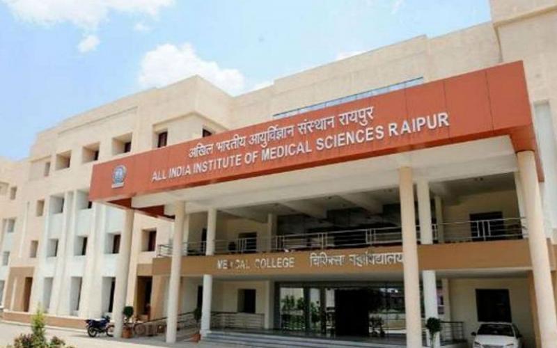Arbitrariness of doctors in AIIMS, private hospitals are sending patients on the pretext of no beds...  cg news raipur news latestnews cg bignews hindi news khabargali 