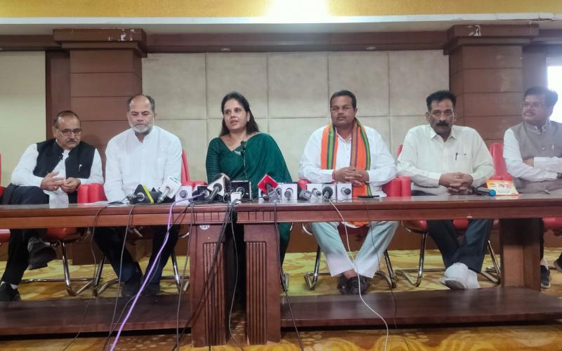 In a press conference, Meenal, Mrityunjay, Sharma, Meenal Pandey and Subhash Tiwari fiercely attacked the Congress in view of the by-elections, said that the development of the capital has been stalled for 15 years during the tenure of the Congress, Press Conference, BJP, Raipur, Chhattisgarh, khabargali Khabargali (272)