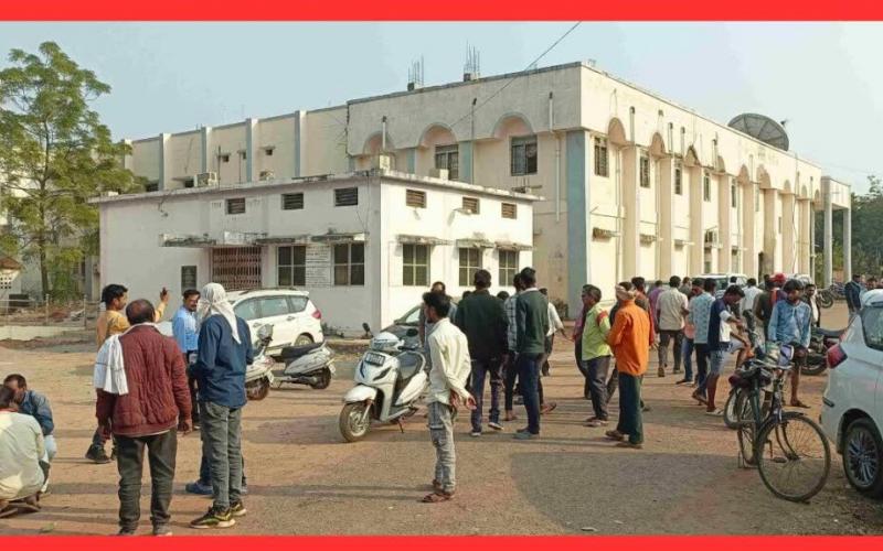कवर्धा में बड़ा हादसा, ट्रक में फंसी लाश, दो दोस्तों ने तोड़ा दम... खबरगली Big accident in Kawardha, dead body stuck in truck, two friends died... Cg big news Hindi news latest news cg big news khabargali 