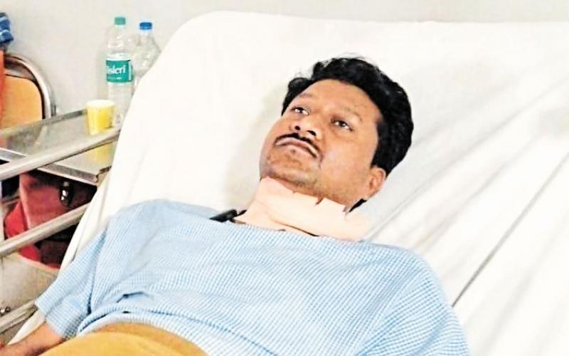 मांझे से फिर कटा एक युवक का गला, दो दिन आईसीयू में रहा,दुर्ग में पहले भी हो चुकी है मौत खबरगली Another youth's throat was cut with a manjha, he was in ICU for two days, there have been deaths in Durg earlier as well cg news cg big news hindi news cg latest news cg hindi news khabargali  