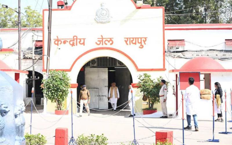 Bhupesh Baghel met Lakhma and Devendra Yadav in jail, Khabargali