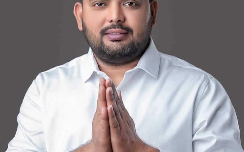 Young and aggressive Congress leader Rahul Tiwari presented his candidature from Swami Vivekanand Sadar Bazar Ward 44, Raipur, Khabargali, Chhattisgarh