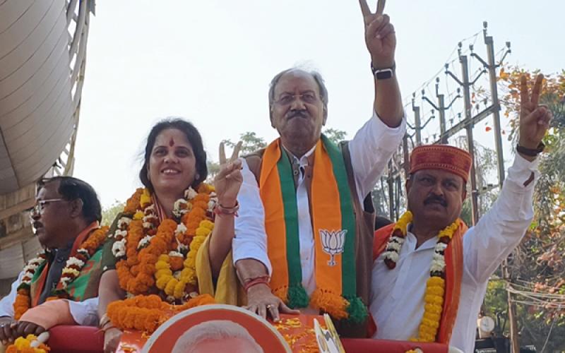 Meenal Chaubey's nomination rally made the city BJP-oriented, huge crowd gathered, Raipur, Khabargali