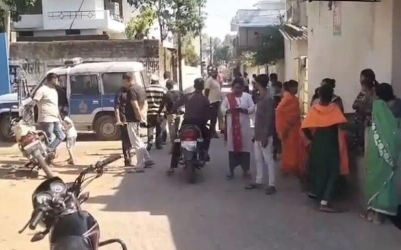 बाल्टी में मिला नवजात का शव, जांच में जुटी पुलिस खबरगली Newborn's body found in a bucket, police investigating  cg news cg big news latest news cg hindi news khabargali 