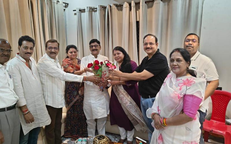 Diwakar Tiwari became the state president of Chhattisgarh Brahmin Samaj Central Committee and Ajay, Akash, Bihari and Sushma became general secretaries; Dr. Sandhya Tiwari became the president of the women's cell, Raipur, Khabargali