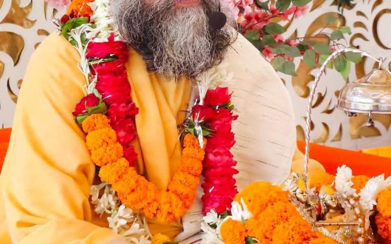 We should withdraw our hands from excessive talkativeness and oppressive tactics: Acharya Jhamman Shastri said - Learn to love nature from Lord Krishna, if Bhagwat and Shri Ram Katha are held throughout the year, then Sanatan Dharma will also prosper, Shrimad Bhagwat Katha organised at Agroha Colony Vishnumangalam, Raipur, Chhattisgarh, Khabargali