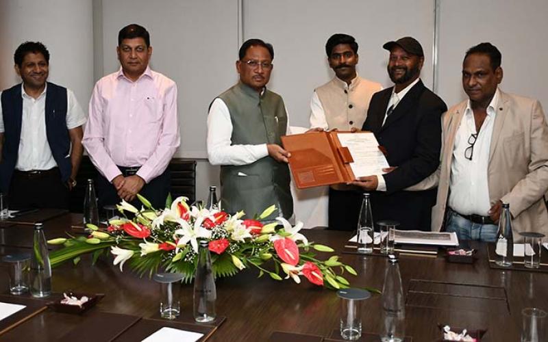 Chhattisgarh becomes investment hotspot in textile, tourism and health sector. Industry stalwarts meet Chhattisgarh CM Vishnudev Sai in Mumbai, many MoUs signed, Mumbai, Khabargali, Chhattisgarh CM Vishnudev Sai