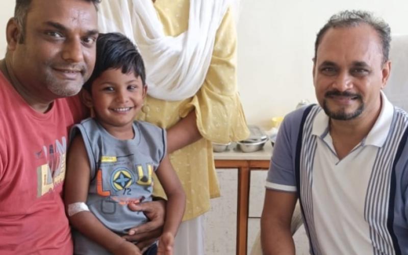 Complex eye surgery of a two-year-old innocent was successful. Raipur's ENT specialist Dr. Anuj Jaulkar did the successful operation, Jaulkar ENT Hospital located in Choubey Colony, Dr. Smita Jaulkar, Dr. Manoj Kushwaha