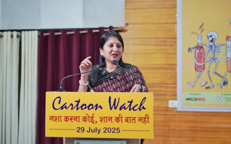 We have to save the form of nature from getting destroyed by intoxication and moving towards perversion: Dr. Varnika Sharma, Cash prizes of twenty thousand rupees were awarded in the on the spot cartoon competition organised by Cartoon Watch and Social Welfare Department, CSIDC Chairman Rajiv Agarwal, Child Protection Commission Chairperson Varnika Sharma, Apex Bank Chairman Kedar Gupta and Minority Commission Chairman Amarjeet Chhabra, Cartoon Watch Editor Tryambak Sharma, senior cartoonist and artist Ajay