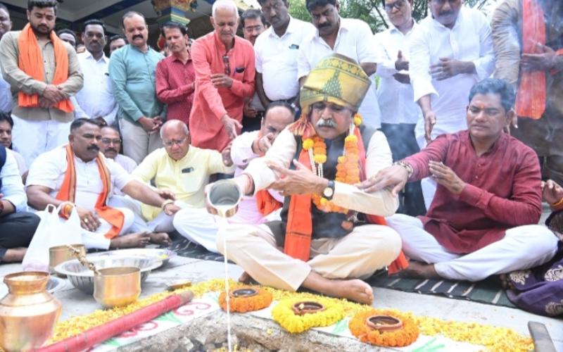 "Development is the resolution": Rajesh Moonat performed Bhoomi Pujan for works worth 65 lakhs in Janta Colony Bal Gangadhar Tilak Ward, also announced Jan Chaupal, Raipur Chhattisgarh Khabargali