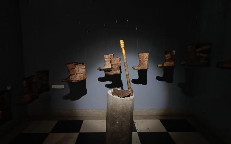 Unique art exhibition in Raipur: Tragedy of manual scavengers depicted in 'Left Hand Game', Interdisciplinary Artist: Sarvagya J. Nair, Conflictorium, Raipur, Bhilai, Chhattisgarh, KhabarGali
