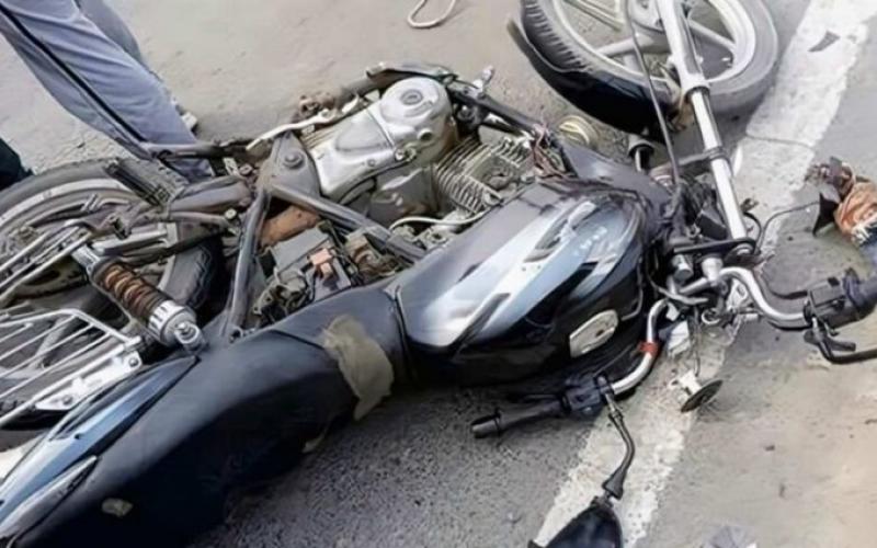 Accident on Balodabazar-Bilaspur road, two bikes collided head-on, 3 dead and 2 injured Chhattisgarh news hindi News big news khabargali 