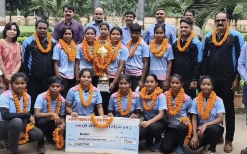 Adani Foundation won the Chakradhar Samaroh Kabaddi final, a tough competition took place between the teams of Jindal Foundation Raigarh. 40th Chakradhar Samaroh 2025, Khabargali