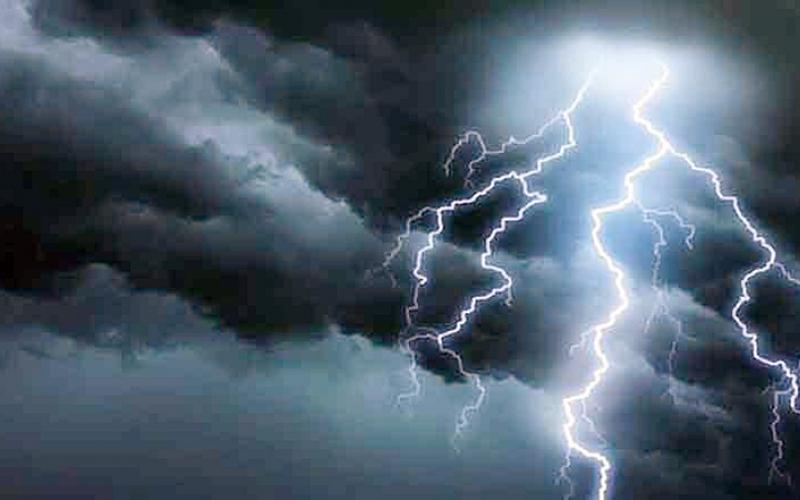 Accident in Raipur's St. Joseph School, 10th class student died after being struck by lightning cg news hindi News latest News khabargali 