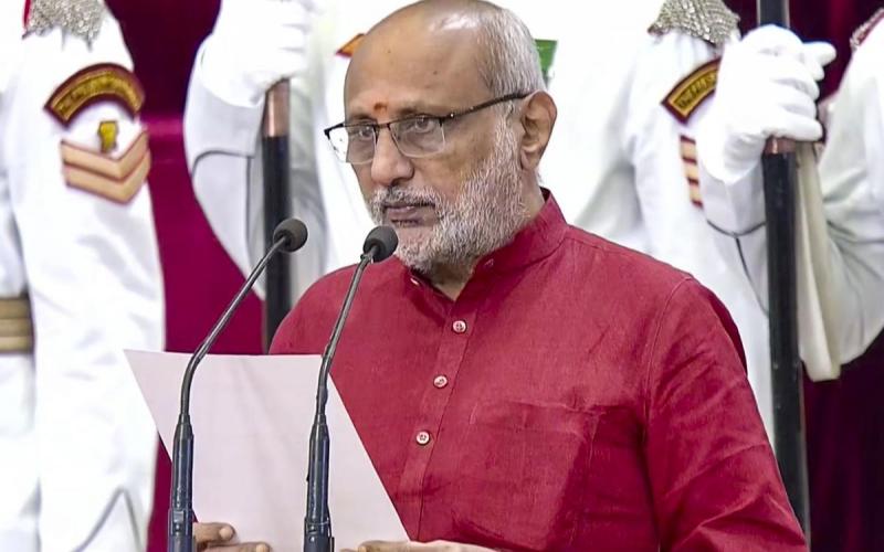 CP Radhakrishnan took oath as the 15th Vice-President of the country, many eminent leaders were present hindi News big news latest News khabargali 